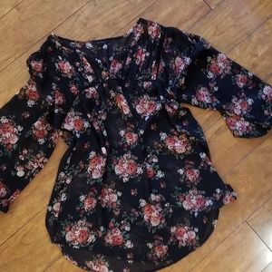 Floral 3/4 sleeve shirt